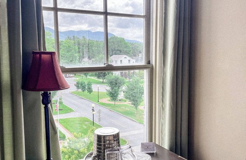 Brandon Hotel | Brandon Inn: Top-Rated Getaway with Pool and Spa Amenities