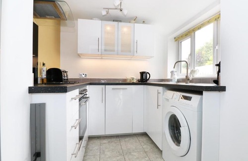 Southport House | Pet-Friendly Haven at Brandons, Southport - 4 Star Reviews!
