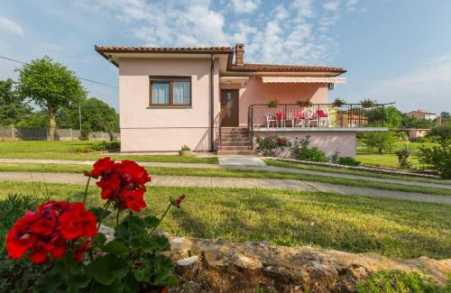 Strmac Apartment | Guest Rated: Brankica Apartments with Family-Friendly Amenities