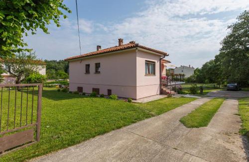 Strmac Apartment | Guest Rated: Brankica Apartments with Family-Friendly Amenities