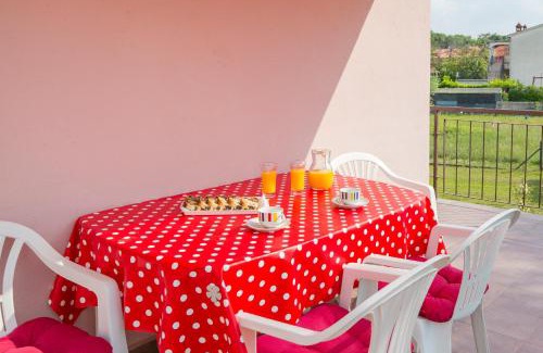 Strmac Apartment | Guest Rated: Brankica Apartments with Family-Friendly Amenities