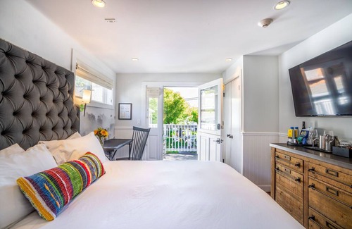 Calistoga Hotel | Elegant Brannan Cottage Inn: Rated 9.6 with Hot Tub & Dining
