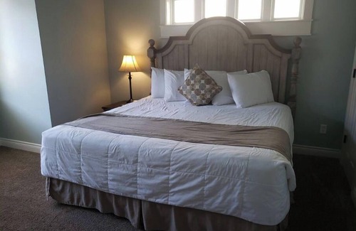 Branson Resort | Top Rated Branson Resort Condo with Pool & Free Wifi