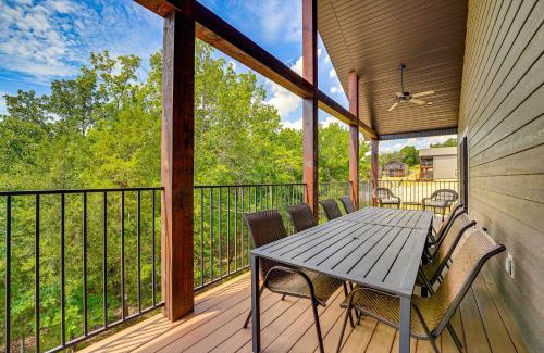 Indian Point House | Cozy Branson Cabin with Pool Access & Private Boat Slip