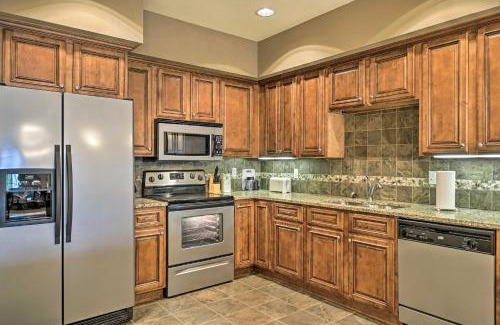 Branson Apartment | Prime Branson Condo with Balcony, Near Downtown Attractions