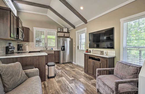 Branson Cabin | Cozy Tiny Home Retreat with Private Lake on 52 Acres