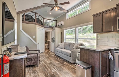 Branson Cabin | Cozy Tiny Home Retreat with Private Lake on 52 Acres