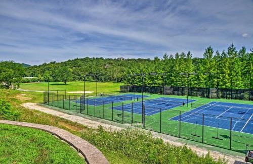Reeds Spring House | Family-Friendly Branson West Cabin with Pool and Golf Access