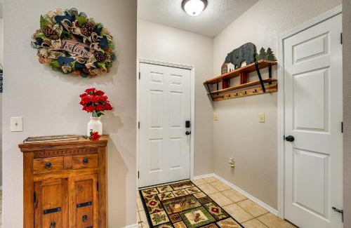 Branson West Apartment | Pet-Friendly Branson West Vacation Rental with Pool Access