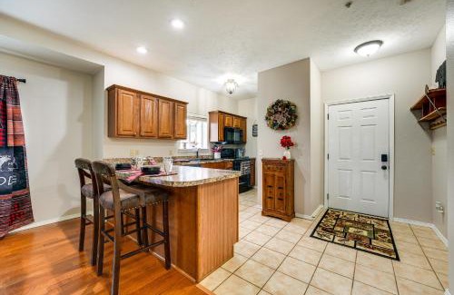 Branson West Apartment | Pet-Friendly Branson West Vacation Rental with Pool Access