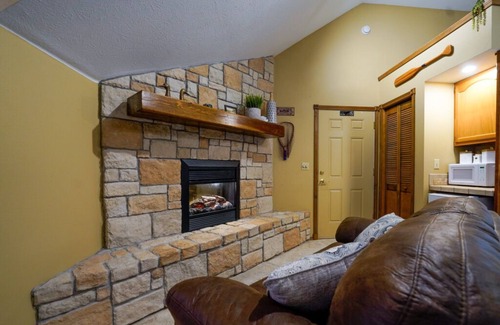 Ponce De Leon Bed & Breakfast | Family-Friendly Branson White River Suite Awaits You