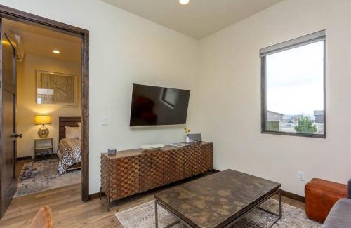Powell Butte House | Relaxing Brasada Ranch Guest House: Steps from the Ranch