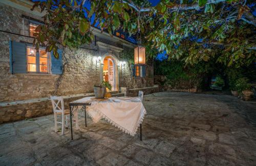 Kallithea House | Pet-Friendly Bratis Holiday Home: Guest Rated 10/10