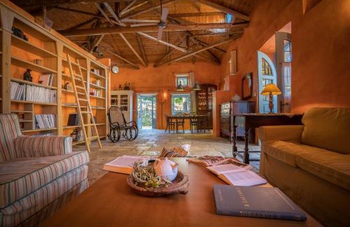 Kallithea House | Pet-Friendly Bratis Holiday Home: Guest Rated 10/10