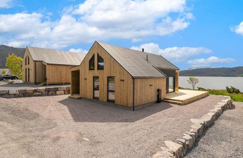 Kristiansund House | Pet-Friendly Brattøya Sjøstuer with Oceanfront Views