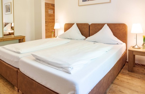 Herrnwahlthann Hotel | Discover Brauereigasthof Stanglbräu: Highly Rated & Accessible