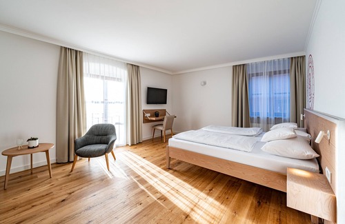 Beilngries Hotel | Unwind at Braugasthof Schattenhofer - Rated 9.6/10 Stay