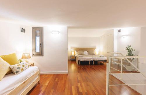 el Mercadal Apartment | Stylish Duplex Apartment at Bravissimo Plaça Catalunya