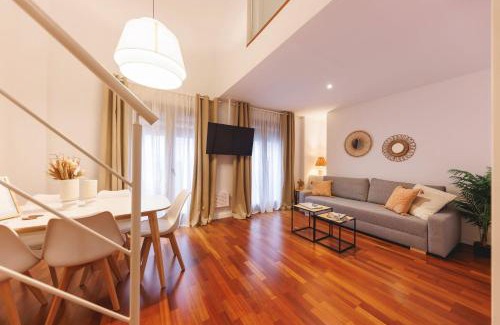 el Mercadal Apartment | Stylish Duplex Apartment at Bravissimo Plaça Catalunya