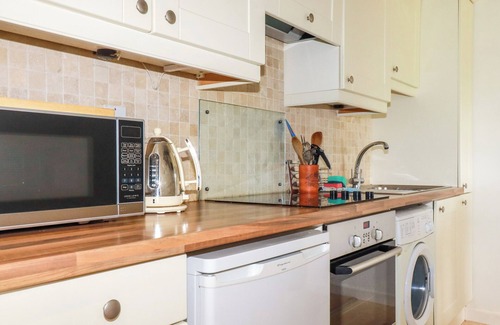 St Wenn Cottage | BRAY COTTAGE, pet friendly, with open fire in Winnard's Perch