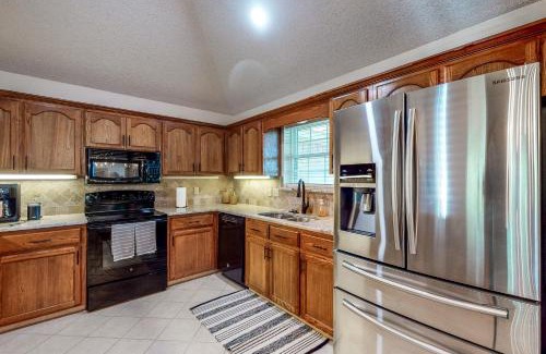 Glen Rose House | Experience Brazos de Dios: Family-Friendly with Hot Tub