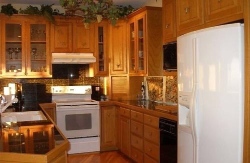 Rio Vista House | Experience Brazos River View with Private Deck & Hot Tub