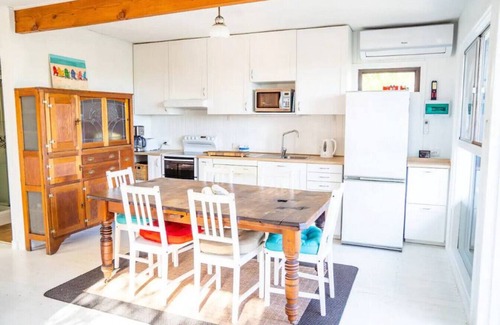 Breamlea House | Guest Rated 10/10: Blissful Blue Oceanfront Retreat