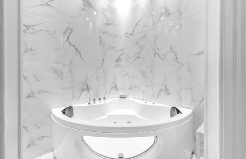 Ripamonti Corvetto Apartment | BRE3 -Lodi- Elegant & Private Hot Tub -