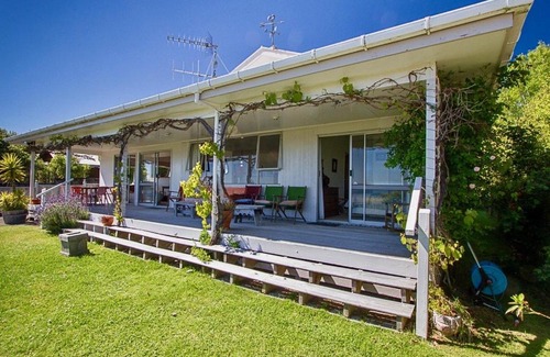 Tauranga Taupo House | Discover Breachmor: Family & Pet-Friendly Lakefront Retreat