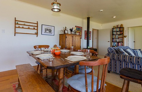 Tauranga Taupo House | Discover Breachmor: Family & Pet-Friendly Lakefront Retreat