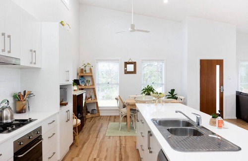 Dolphin Point House | Enjoy a Free Night This Winter at Break Away, Dolphin Point