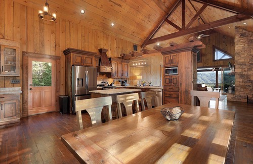 Foxfire Estates Cabin | Experience Breakaway Ridge - Mountain Tops with Spa & Hot Tub