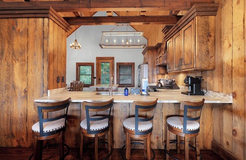 Foxfire Estates Cabin | Experience Breakaway Ridge - Mountain Tops with Spa & Hot Tub
