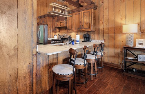 Foxfire Estates Cabin | Experience Breakaway Ridge - Mountain Tops with Spa & Hot Tub