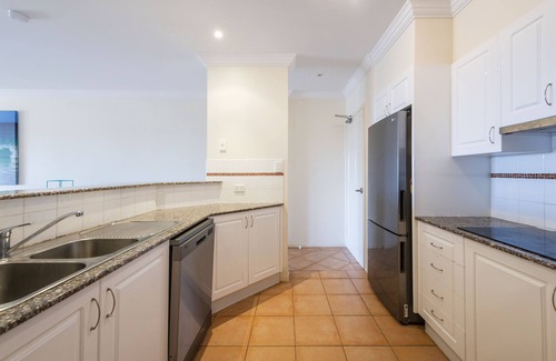 Yamba Apartment | Breakers 1/3: Steps from Pippi Beach with Pool & Kitchen
