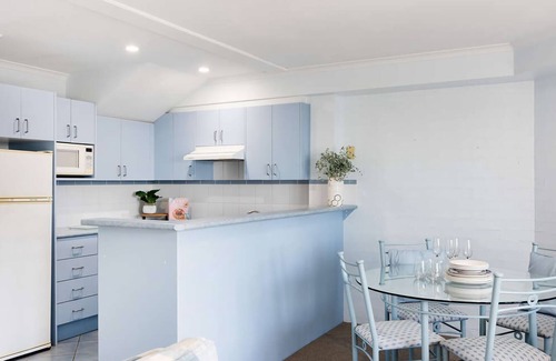 Mollymook Apartment | Beachfront Escape: Breakers 2 on Mollymook with Pool