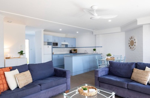 Mollymook Apartment | Experience Breakers 6: Oceanfront Bliss in Mollymook