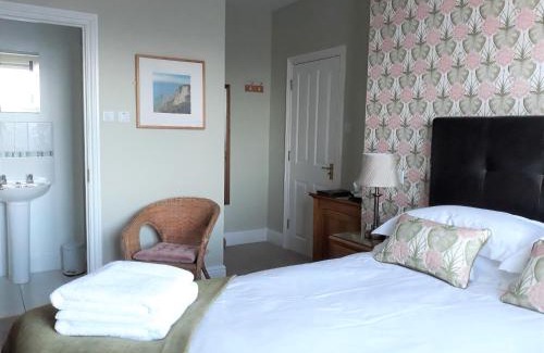 Eastbourne Bed & Breakfast | Oceanfront Breakers Bed and Breakfast: Rated 10/10 Stay!