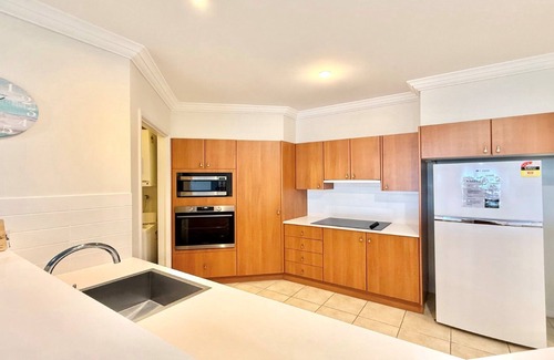 Yamba Apartment | Experience Breakers 2/7: Family-Friendly Getaway Near the Beach