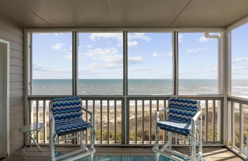 Pine Knoll Shores Apartment | Discover Breakers C32 Condo: Family-Friendly with Pool Access