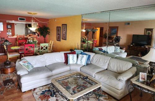 Destin Apartment | Beachfront Getaway at Breakers East 1203 with Pool Access