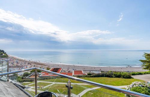 Seaton House | Relax at Breakers - Mount Brioni with Oceanfront Views