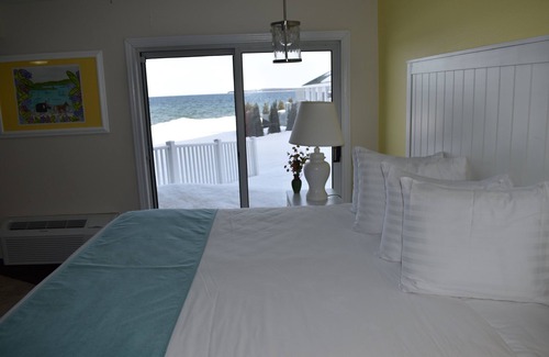 St Ignace Hotel | Escape to Breakers Resort & Beach Bar with Ocean Views