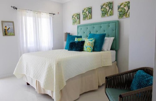 Montego Bay Apartment | Indulge in a Breakfast and Elegant Stay Experience