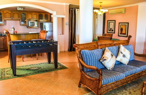 Manoc-Manoc Resort | Delightful Breakfast at Monaco with Pool and Spa Amenities