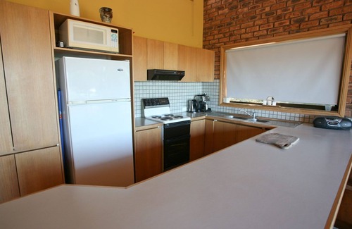 Bermagui House | Beachfront Breakwater 1: Ocean View Awaits in Bermagui