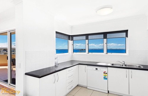 Shoal Bay Apartment | Idyllic Breakwater Apartment 402 with Pool & Spa Access