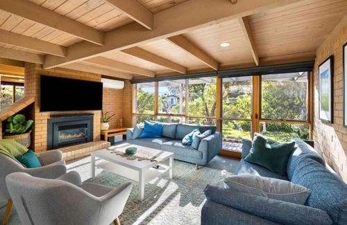 Breamlea House | Oceanview Retreat at Breamlea Beach House 3 for Families