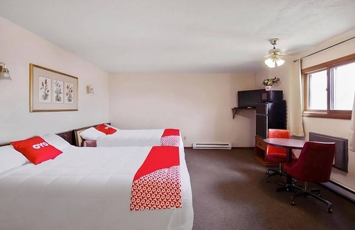 Cheyenne Wells House | Refreshing Getaway: Pet-Friendly Units with Pool Access