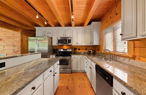 Lake Lure Cabin | Unforgettable Log Mountain Lodge at Rumbling Bald Resort